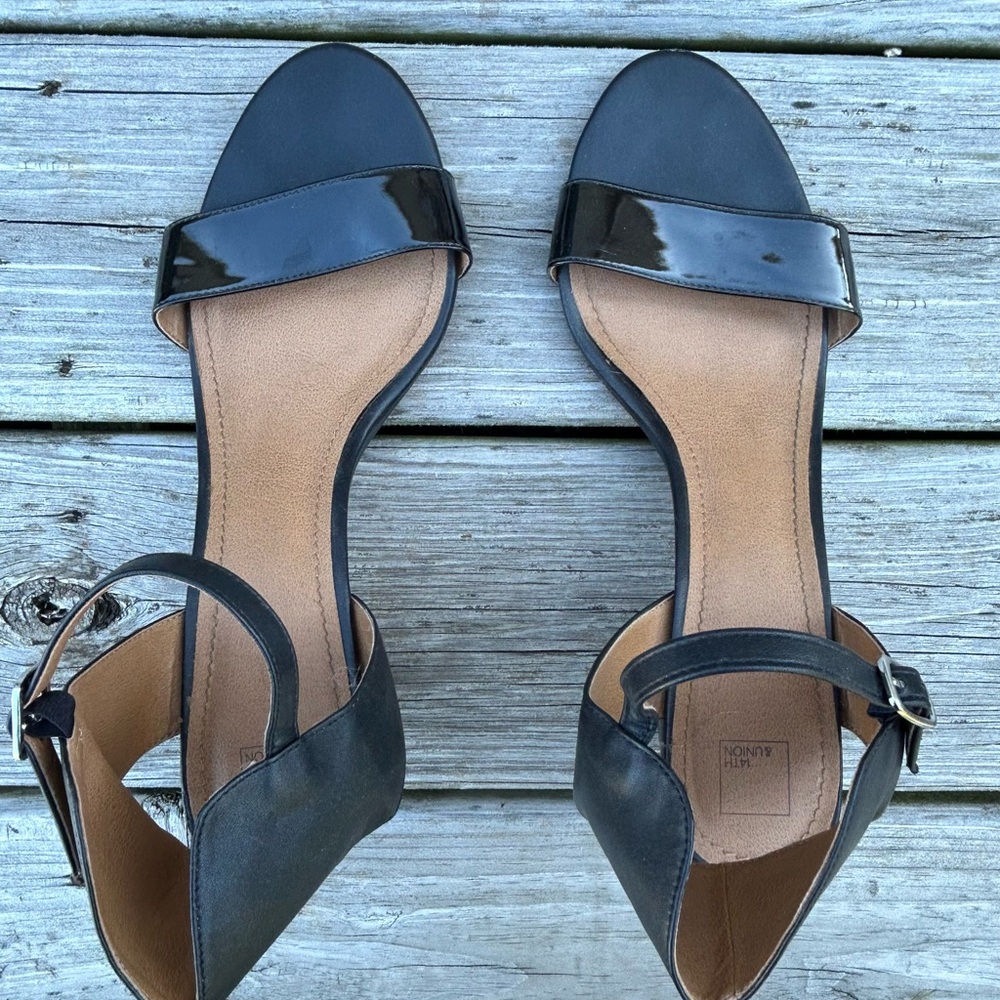 14th & Union women's black patent Trista heels